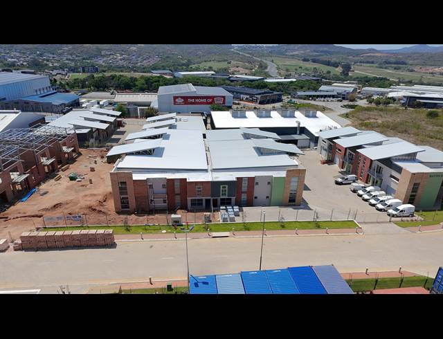 227M² WAREHOUSE TO LET IN RIVERSIDE PARK