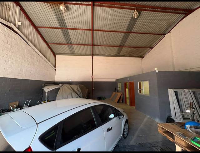 152M² WAREHOUSE TO LET IN BROADLANDS PARK