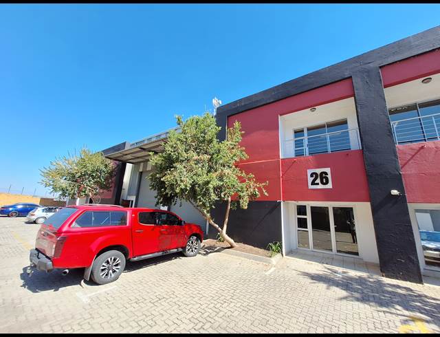 404M² WAREHOUSE TO LET IN LANSERIA
