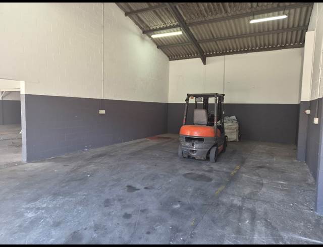 255M² WAREHOUSE TO LET IN BLACKHEATH INDUSTRIAL