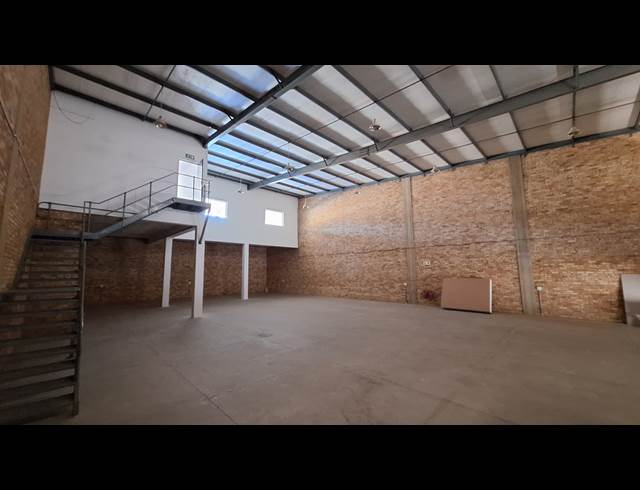 680M² WAREHOUSE TO LET IN NORTH RIDING