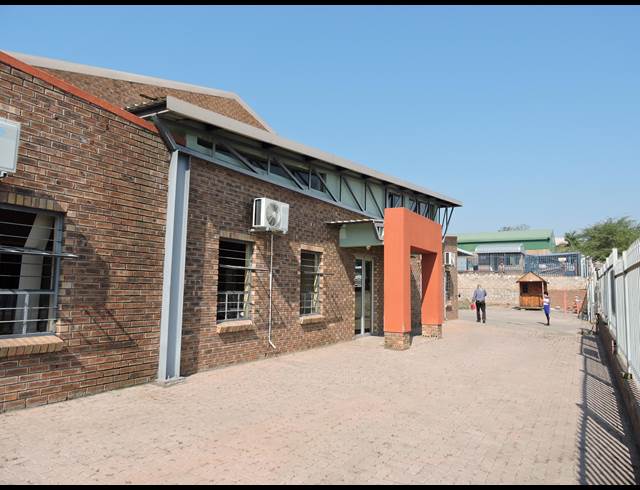 2,000M² WAREHOUSE RENTED IN ROCKY DRIFT