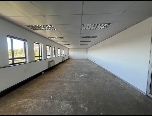 97M² OFFICE TO LET IN HYDE PARK