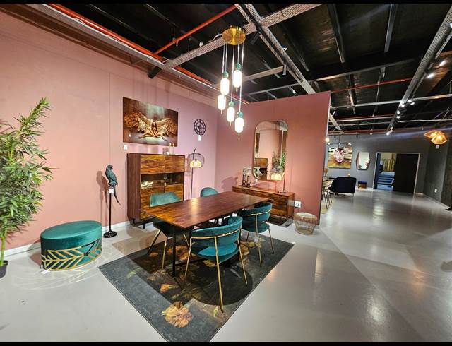 935M² SHOWROOM RENTED IN KRAMERVILLE