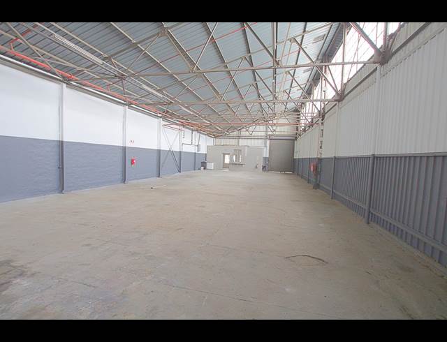 352M² WAREHOUSE TO LET IN CITY DEEP