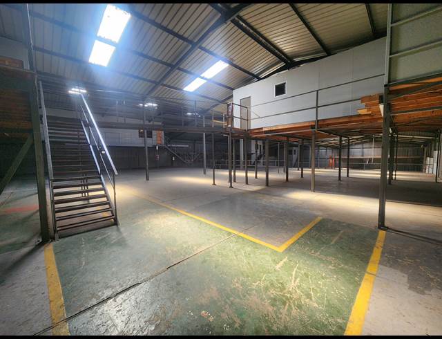 1,800M² WAREHOUSE TO LET IN WADEVILLE