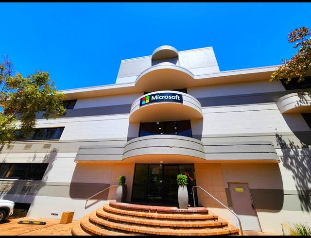 1,036M² OFFICE TO LET IN PINELANDS