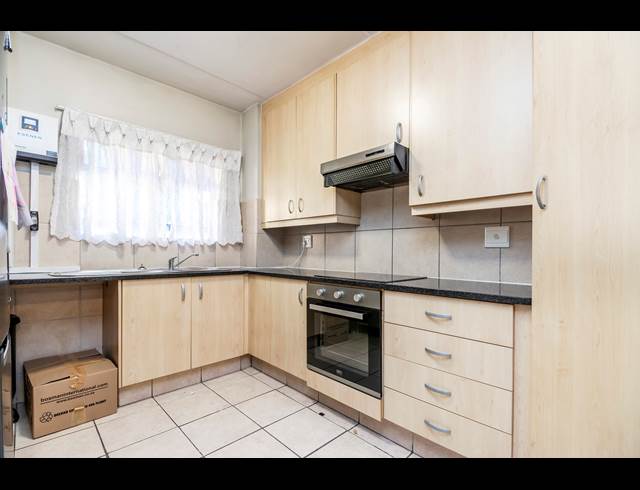 2 BEDROOM TOWNHOUSE RENTED IN PAULSHOF
