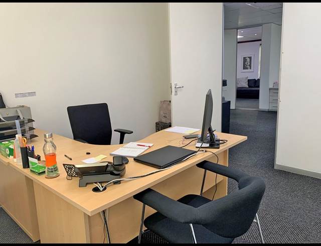 218M² OFFICE TO LET IN HOUGHTON ESTATE