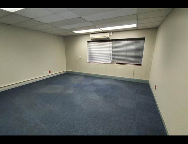 2,741M² OFFICE TO LET IN ELMA PARK