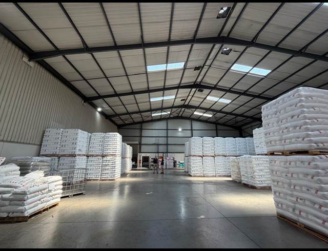 3,150M² WAREHOUSE TO LET IN CLAYVILLE