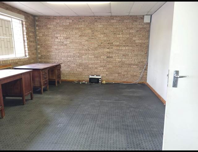 100M² OFFICE TO LET IN NELSPRUIT INDUSTRIAL