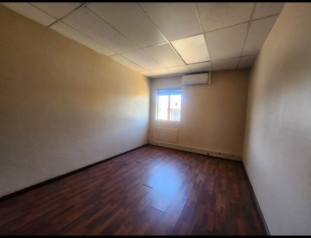 261M² OFFICE TO LET IN HALFWAY HOUSE