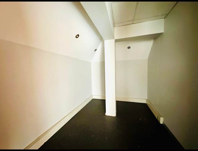 325.90M² OFFICE TO LET IN WOODMEAD