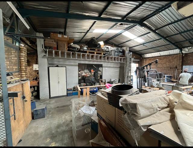 650M² WAREHOUSE TO LET IN DAGGAFONTEIN