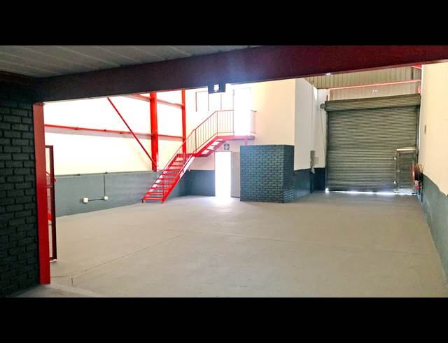 262M² FACTORY TO LET IN JET PARK