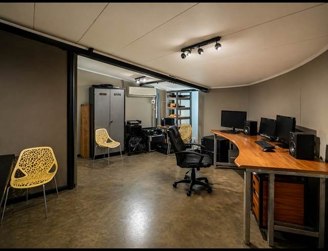 248M² OFFICE TO LET IN BRAAMFONTEIN WERF