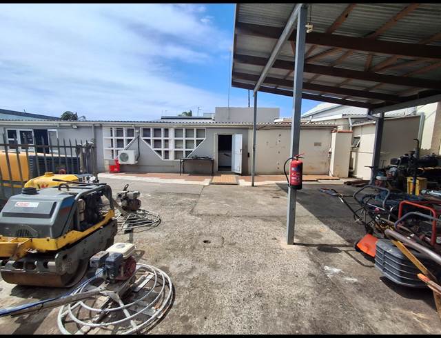 1,420M² WORKSHOP TO LET IN ARCADIA