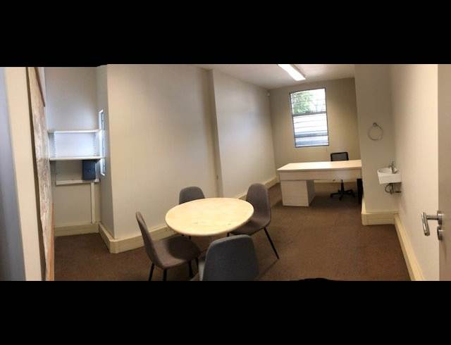 100M² OFFICE TO LET IN RYNFIELD