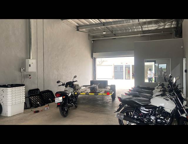 120M² WAREHOUSE TO LET IN FERNDALE