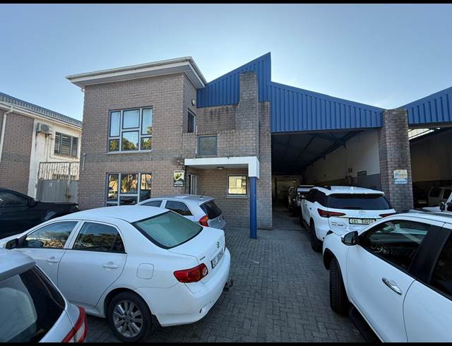 401M² WAREHOUSE TO LET IN STIKLAND