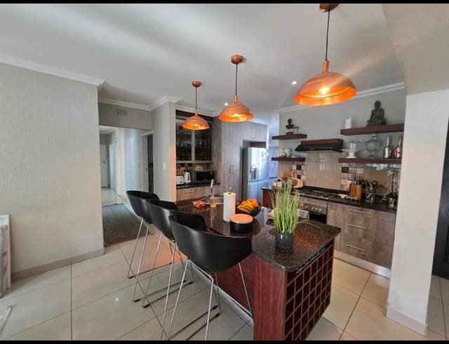 5 BEDROOM PROPERTY TO RENT IN WELTEVREDEN PARK
