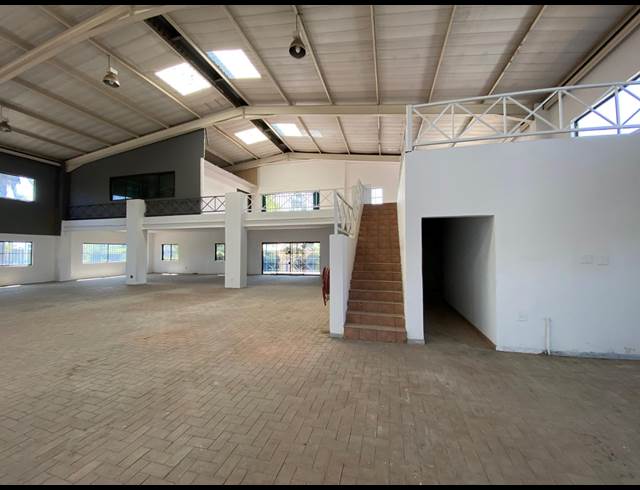 1,400M² WAREHOUSE TO LET IN PRINCESS AH