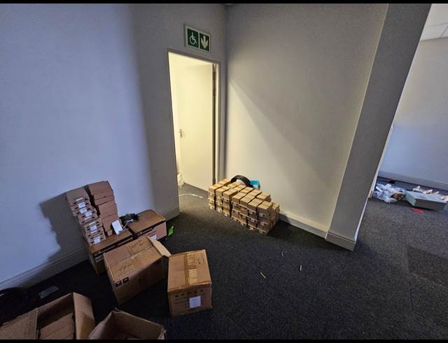 519M² WAREHOUSE TO LET IN STIKLAND INDUSTRIAL