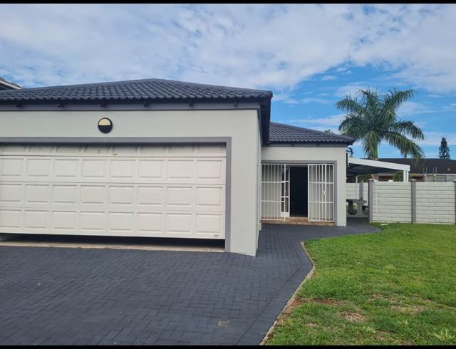3 BEDROOM DUET TO LET IN BIRDSWOOD