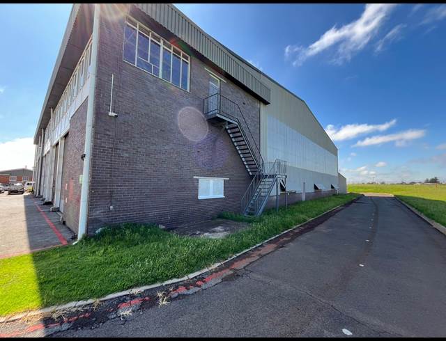 1,800M² WAREHOUSE TO LET IN NEW ERA