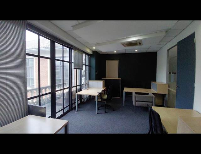 45M² OFFICE TO LET IN FOURWAYS