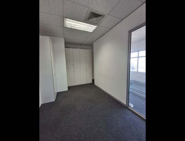 275M² BUSINESS TO LET IN VINCENT