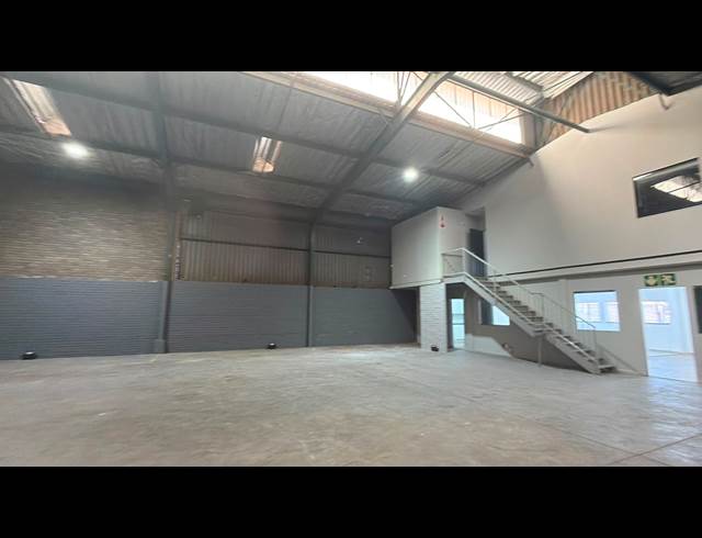 418M² WAREHOUSE TO LET IN MEADOWDALE