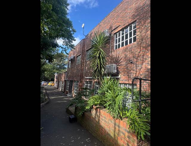 115M² OFFICE TO LET IN UMHLALI