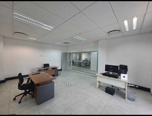 279M² OFFICE TO LET IN SANDHURST