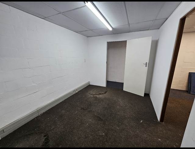 410.49M² WAREHOUSE TO LET IN EPPING INDUSTRIAL