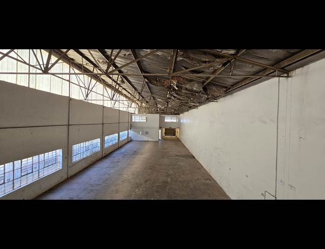 690M² WAREHOUSE TO LET IN STORMILL