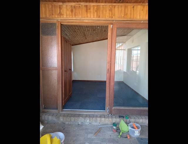 1 bed property to rent in NIETGEDACHT 535-JQ