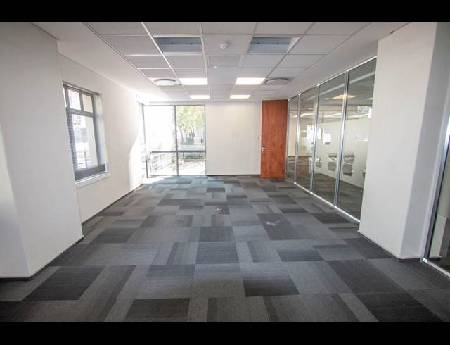 1,013M² OFFICE TO LET IN ILLOVO