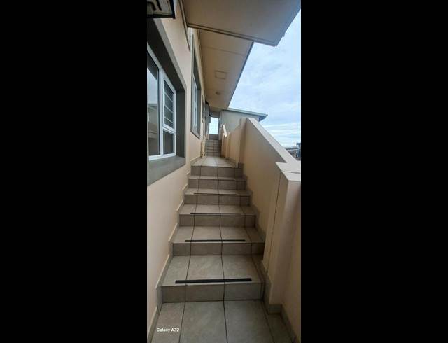 2 BEDROOM PROPERTY TO RENT IN MANABA BEACH