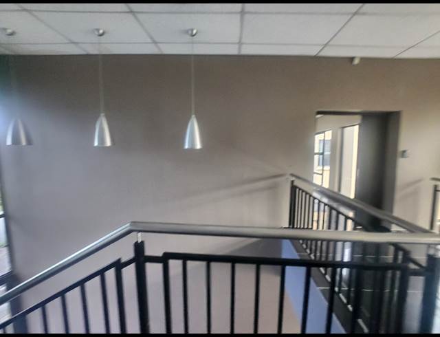 172M² OFFICE TO LET IN NOORDWYK