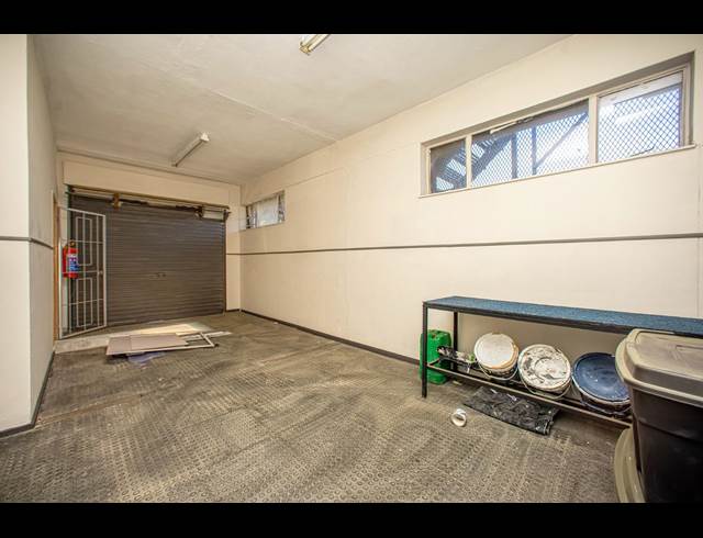 1,150M² WAREHOUSE TO LET IN WYNBERG