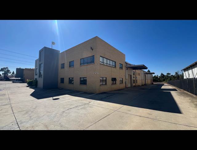 3,429M² WAREHOUSE TO LET IN GOSFORTH PARK