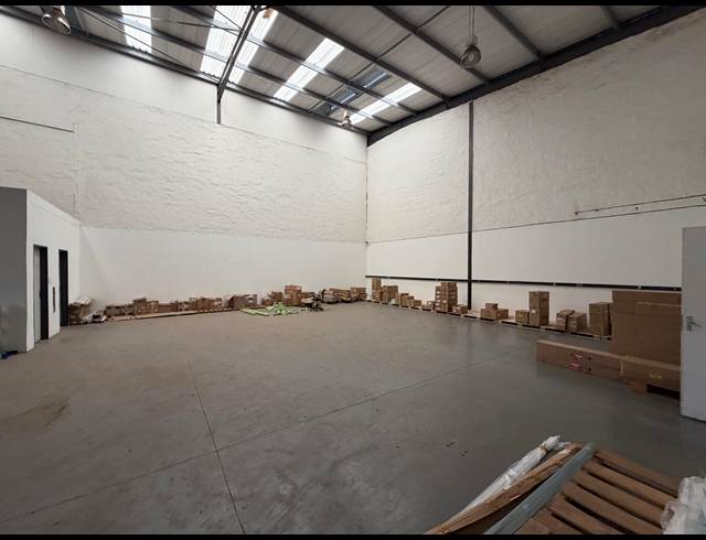 328M² WAREHOUSE TO LET IN HALFWAY HOUSE