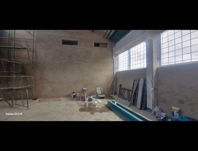 130M² WAREHOUSE TO LET IN NEW CENTRE
