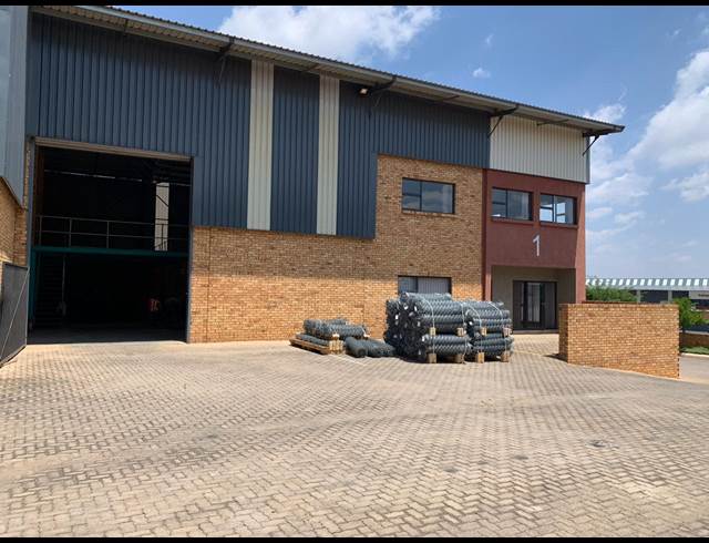 470M² WAREHOUSE TO LET IN HONEYDEW
