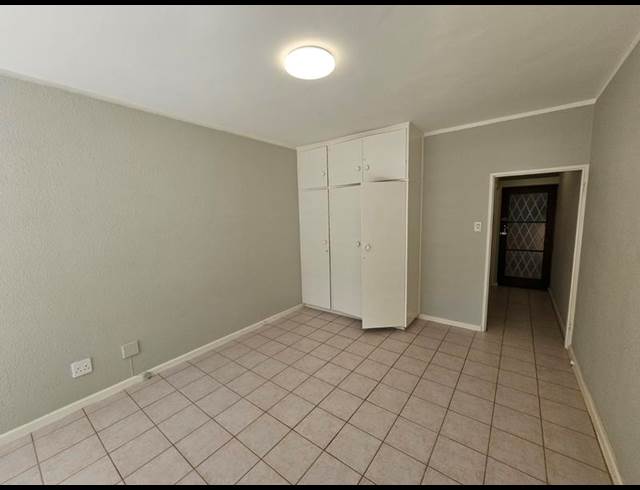 0 BEDROOM PROPERTY TO RENT IN RONDEBOSCH