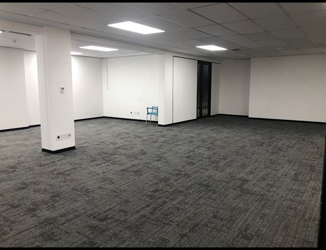 145M² OFFICE TO LET IN SANDHURST