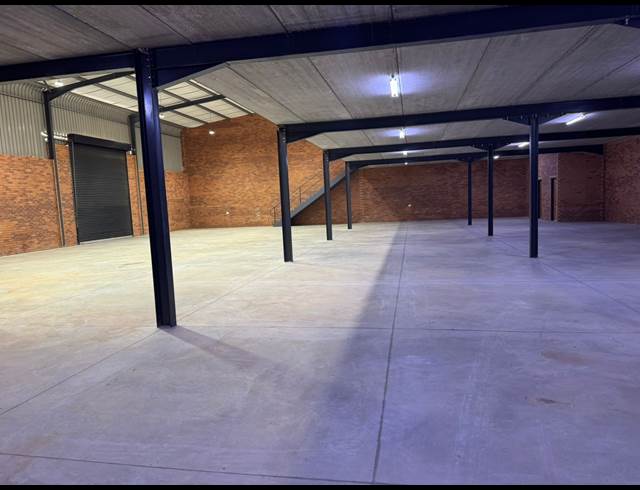 1,162M² WAREHOUSE TO LET IN ORMONDE