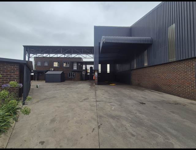 2,700M² WORKSHOP TO LET IN BRENTWOOD PARK